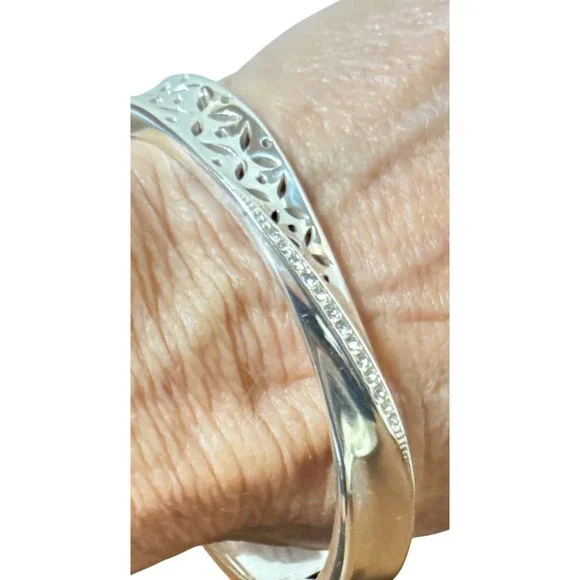 Brighton bangle silver tone with wave of Swarovski crystals, hinged 6" vintage - Picture 4 of 9